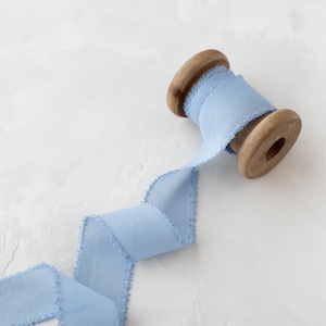 Dusty Blue Grey ausgefranste Fransen-Kante Italienisches Chiffon-Band • 1"• 1.5"