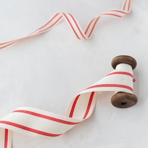 Rot + Naturfarbenes doppelt gestreiftes Band aus Baumwollmischung • 5/8 "• 1,5"