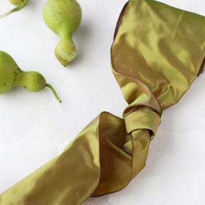 Cinta de tafetán francés verde pera brillante con alambre ligero • 1.5" • 5"