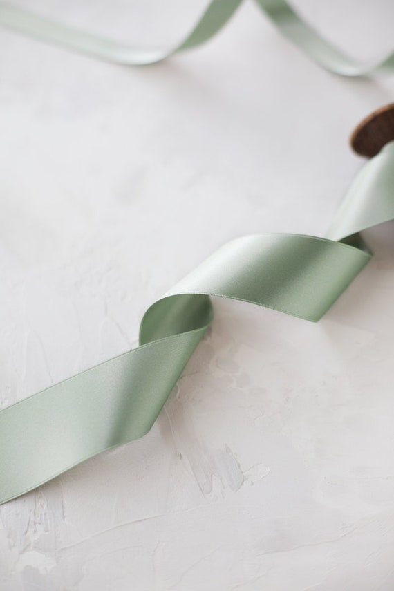 2-3//4/" WIDE SWISS DOUBLE FACE SATIN RIBBON SPEARMINT GREEN