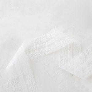 White Floral Lace Eyelash-Edge Ribbon 1.5 image 2