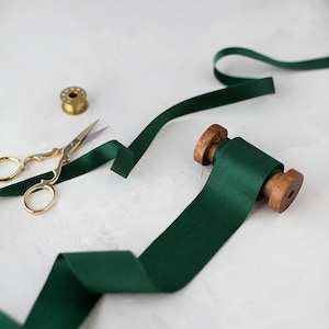Jägergrünes Seiden-Satin-Charmeuseband • 30mm • 1/4 • 3/8 • 1/2 • 5/8 • 3/4 • 28 • 4.5 • 2