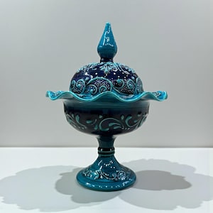 Ręcznie robiona turkusowa ceramiczna miska, dekoracyjne naczynie na postumencie z ceramiki z pokrywką