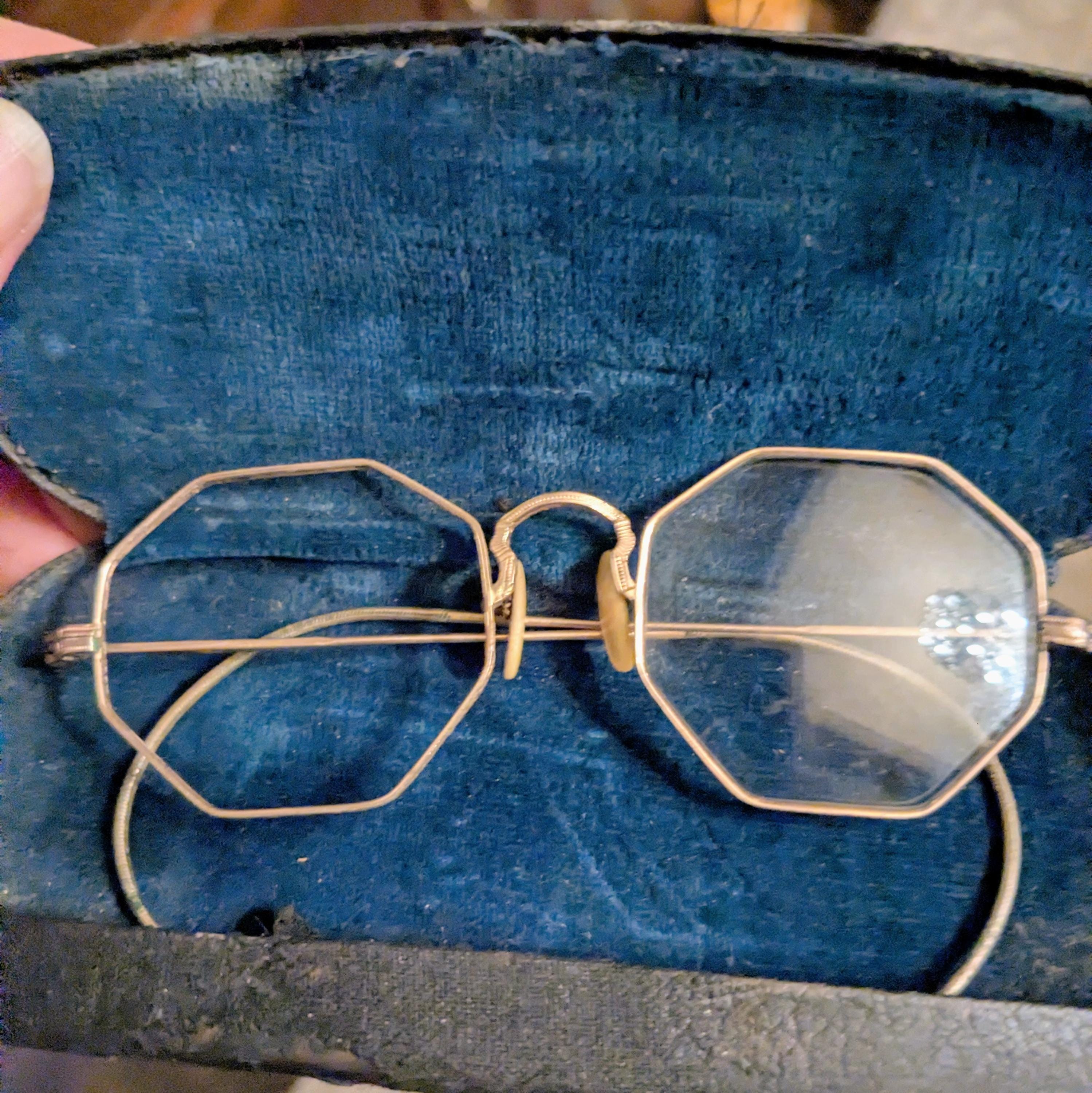 NOS 70’s Made in Japan Minimal Rimless Octagon Sunglasses Yellow Clear Lenses Rimless Octagon Glasses Men Women Clear Lens Gold Frame  main image 2