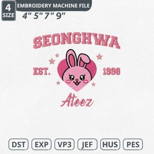 Può includere: Ricamo rosa con il nome "SEONGHWA" sopra un coniglietto a forma di cuore e la parola "Ateez" sotto. Include "EST. 1998" ed è disponibile nelle misure di 10 cm, 13 cm, 18 cm e 23 cm.