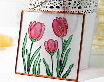 Rosa Tulpen Handgemalter botanischer Glaswandkunst - Blumenglas-Sonnenfänger