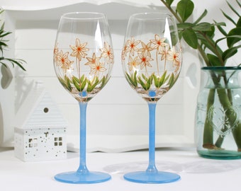 Ensemble de 2 verres à vin marguerite peints à la main bleu clair Verres peints Verres à vin élégants Design floral Cadeau pour amateurs de vin