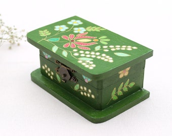 Green Folk Art Floral Wooden Box Jewelry Box Romantic Box Folk Art Flowers Herb Box Memory Box Wedding Ring Wooden Box with Flowers
