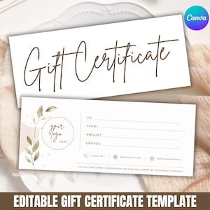 Op de afbeelding: Een witte cadeaubon sjabloon met bruine scripttekst die luidt "Gift Certificate". Het onderste gedeelte bevat velden voor "Aan", "Van", "Bedrag" en "Verloopt". Het heeft ook een ruimte voor een logo en contactgegevens.