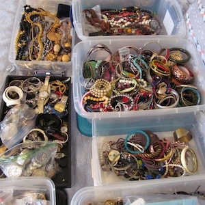 2+ lb Wearable Mystery jewelry lot, All wearable, all great condition, free US shipping