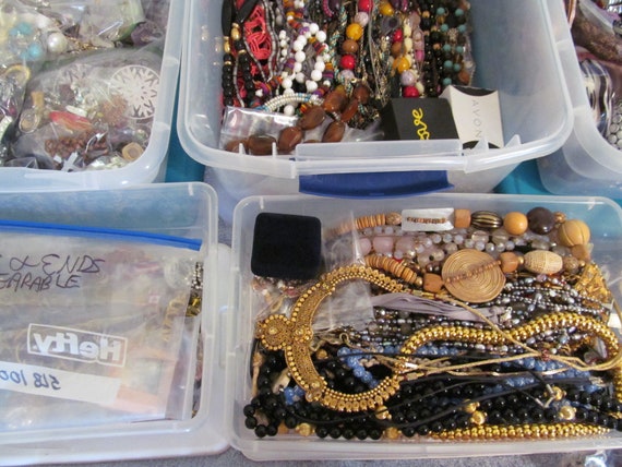 20+ lb wearable Mystery jewelry lot, all good con… - image 5