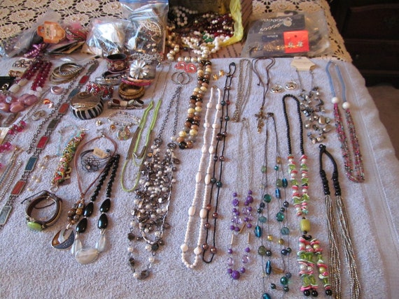 20+ lb wearable Mystery jewelry lot, all good con… - image 8