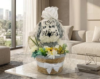 Cesta de regalo con diseño de oso de rosas para el Día de la Madre, arreglo floral artificial hecho a mano, decoración de mariposas, caja de regalo única para mamá.