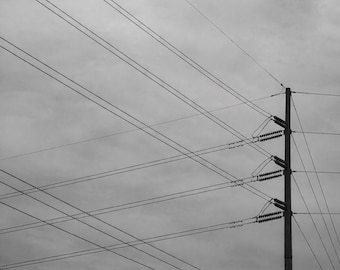 Fotografia di linee elettriche geometriche – Stampa artistica urbana minimalista (Download digitale)