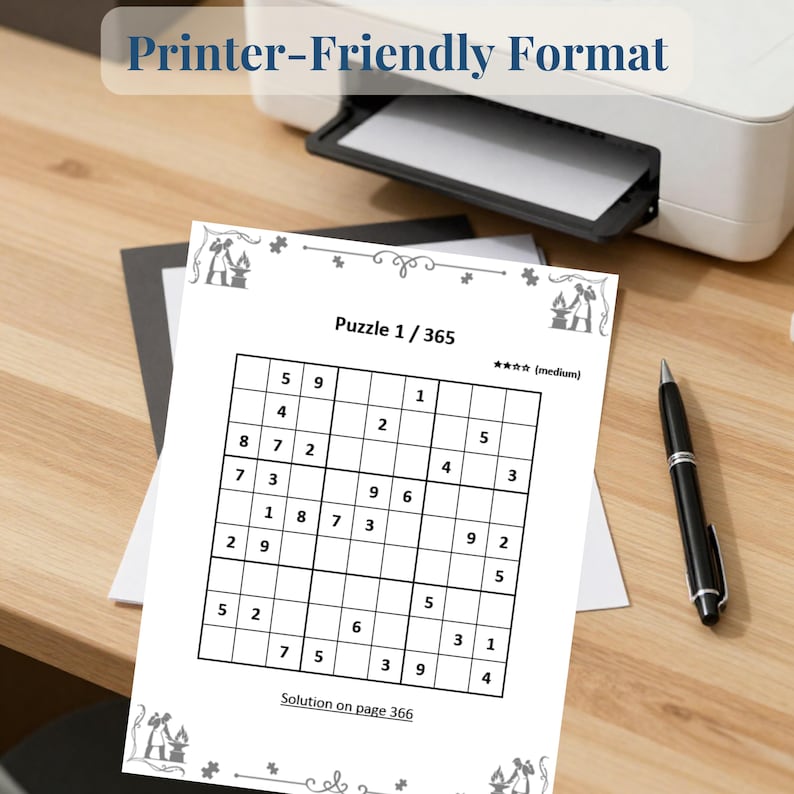Peut inclure: Une feuille de papier blanche pr&eacute;sentant un puzzle Sudoku intitul&eacute; Puzzle 1 / 365 avec un niveau de difficult&eacute; moyen. La grille contient des chiffres noirs dans diverses cases, des illustrations d&eacute;coratives aux coins et le texte Solution on page 366.