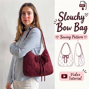 Puede incluir: Un patrón de costura en PDF para un Slouchy Bow Bag, que presenta un bolso de hombro acolchado de color rojo oscuro con un detalle de lazo. El gráfico incluye un dibujo lineal del diseño del bolso y un botón etiquetado Video Tutorial.