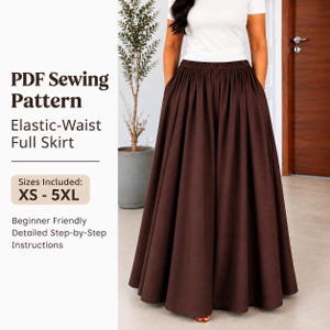 Puede incluir: Un patrón de costura en PDF para una falda larga con cintura elástica. El texto dice: PDF Sewing Pattern, Elastic-Waist Full Skirt, Sizes Included: XS - 5XL, Beginner Friendly, Detailed Step-by-Step Instructions. Se muestra una falda marrón.