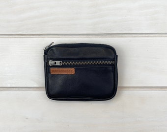 Funktionelle Geldbörse aus Leder, kleines Ledergeschenk, Geschenk für ihn, kleine Reißverschlusstasche, schwarze Lederbrieftasche, Geschenk für Väter, echtes Leder