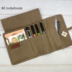 Federmäppchen - Kleine Federmäppchen | Künstler & Schriftsteller Geschenk | 8 Farben erhältlich | Geschenk zum Abschluss