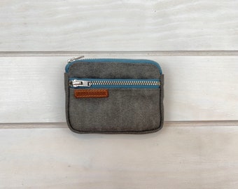 Cartera de lona encerada para hombre : monedero fino con cremallera y tarjetero minimalista gris.