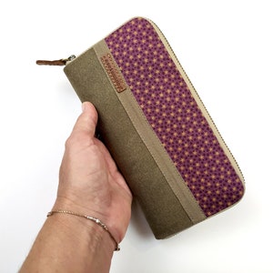 Monedero señora grande estampado hojas