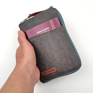 Pasaportera hecha a mano en lona encerada gris/ accesorio viaje/ Cartera de viaje