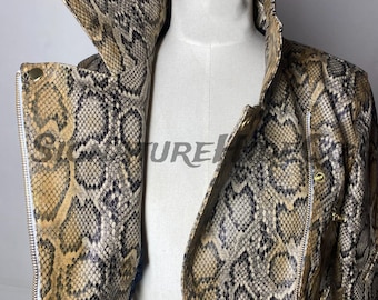 クロップド丈スネークスキンバイカージャケット：ハンドメイドパイソンプリントレザー