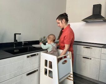 Handgemachter Montessori Küchenturm: Höhenverstellbarer Küchenhocker