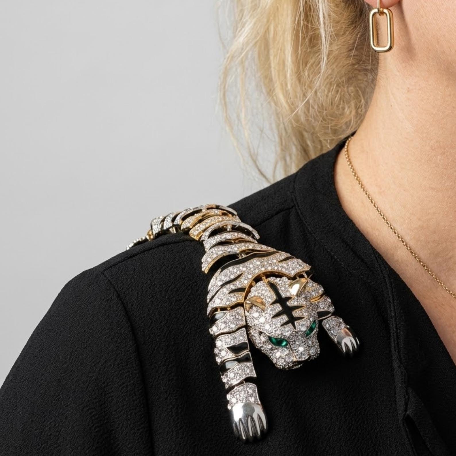 Gucci bee brooch - Etsy 日本