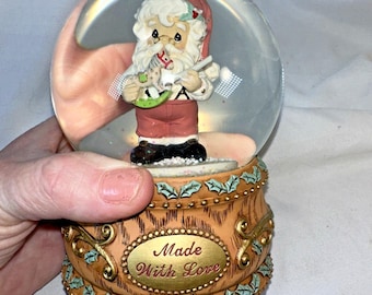 Precious Moments "Made With love" Snow Globe Plays We Wish You a Merry Christmas