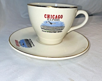 Taza y platillo antiguos del Aeropuerto Internacional O'Hare de Chicago