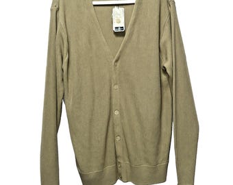 Cárdigan de cuello en V de acrílico color beige, talla grande, marca Dockers Golf Full Swing Fit, nuevo con etiquetas.