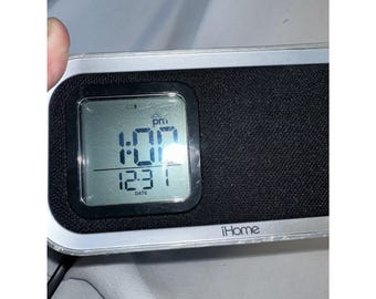 iHome Ih22 Alarm Clock Speaker System for Ipod/iphone With 30 Pin