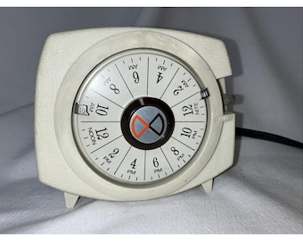Temporizador para lámparas y electrodomésticos Vintage Guard modelo HT-150. Funciona a prueba.