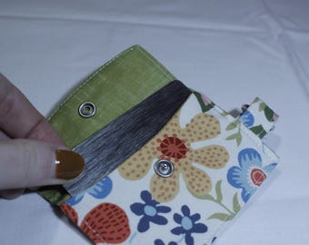 Cartera con llavero cosido