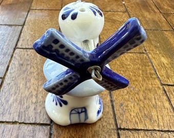 Vintage Delfts blauwe keramische windmolen zoutvaatje beweegbare messen 3 inch EUC