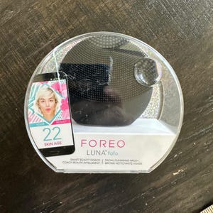 FOREO LUNA fofo Spazzola intelligente per la pulizia del viso Midnight Black Analizzatore della pelle NIP immagine 1