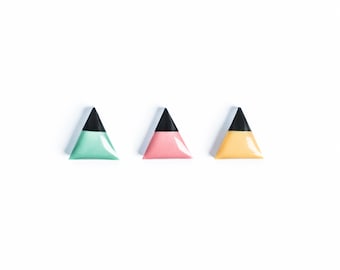 Triangle stud earrings in 3 different colors, geometric post earrings, hypoallergen ohrstecker