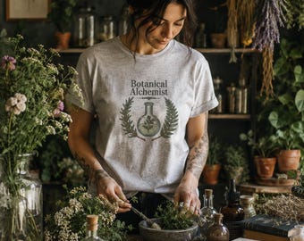 Koszulka z botanicznym alchemikiem | Ilustracja butelki z miksturą roślinną
