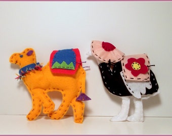 Scruffy the Camel and Astrid the Ostrich Felt Playset Pattern