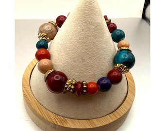 Bracciale elastico con perline multicolori in stile boho