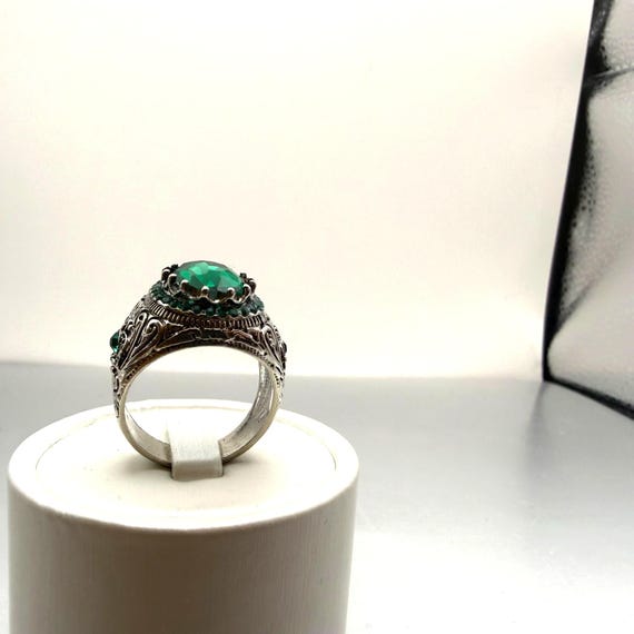 Large Green Statement Ring Ornate Silver Tone Eme… - image 4