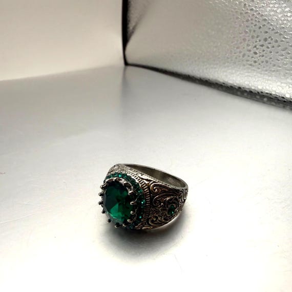 Large Green Statement Ring Ornate Silver Tone Eme… - image 7
