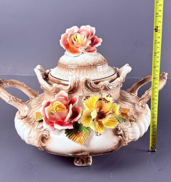 ヴィンテージ Capodimonte イタリア製 立体ローズ フラワーボウル CAPODIMONTE Rose Covered Lid Footed Double Handle Bowl Tureen Dish