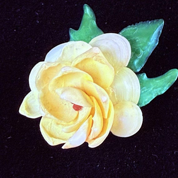 VINTAGE Tiny Shells Painted Celluloid Gardenia Fl… - image 2