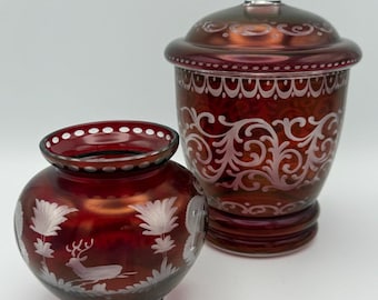 Vetro Egermann boemo | Vaso con coperchio e piccolo vaso | Rosso rubino | Motivo di caccia