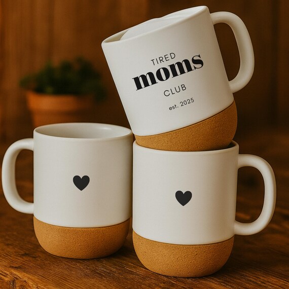 Personalisierte Tasse Mama Geschenk Geburt, Tasse Keramik Kork, Tasse to go mit Deckel, Geschenk Mom, Tasse müde Mama, Tired Moms Club