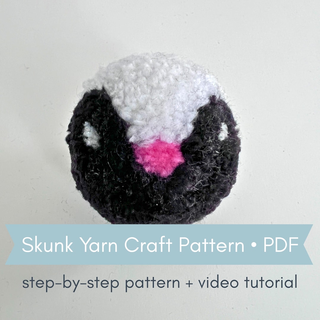 Skunk Yarn Craft Pattern | Modern Woodland Fiber Craft DIY | Printable ...
