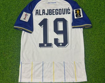 Kerim Alajbegovic uit Bosnië en Herzegovina voetbalshirt 2026 fanversie voetbalshirt