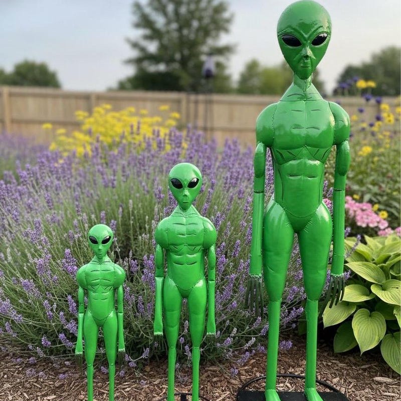 Alien Garden Statue - Etsy